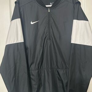 NWOT- Nike Black and White Half Zip Windbreaker Jacket Men sLarge